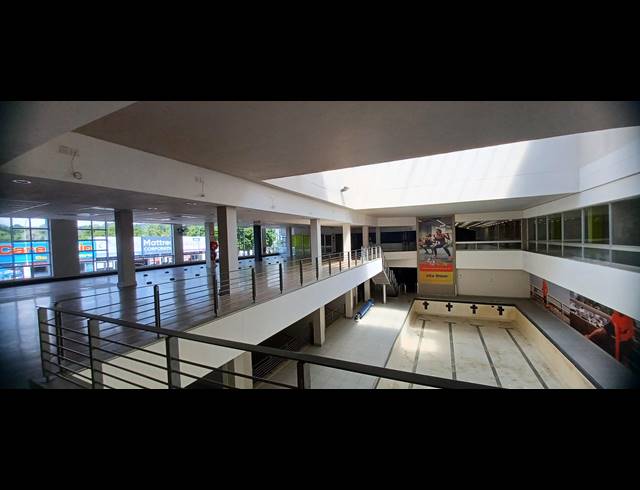 2,355M² RETAIL TO LET IN CRAIGHALL PARK